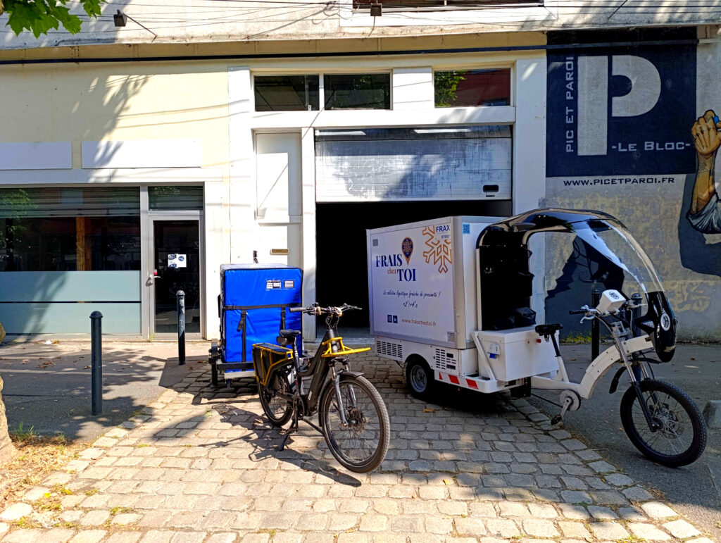Vélos devant le local de Nantes